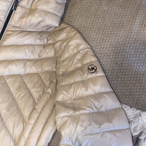 🧁EUC Michael Kors Packable Down Fill Hooded Jacket - Picture 8 of 9